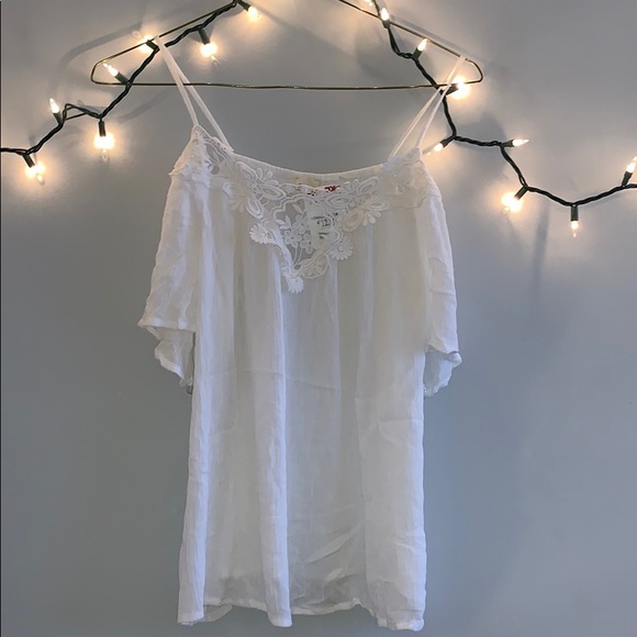 Caution To The Wind Tops - ✨NEW✨ COLD SHOULDER BLOUSE